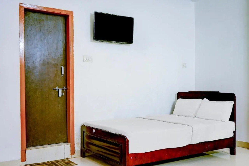 OYO Flagship 85589 Hotel Lotus Inn