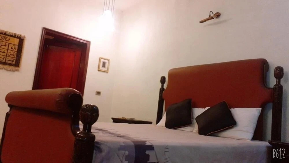 Hotel Gulberg Lodges MM Alam Road Gulberg ,Cavalry Lahore