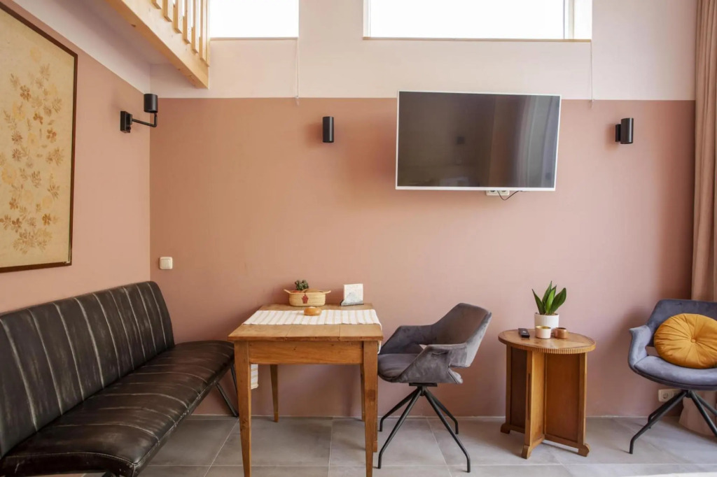 Lovely and charming guesthouse near city center, close to Rotterdam