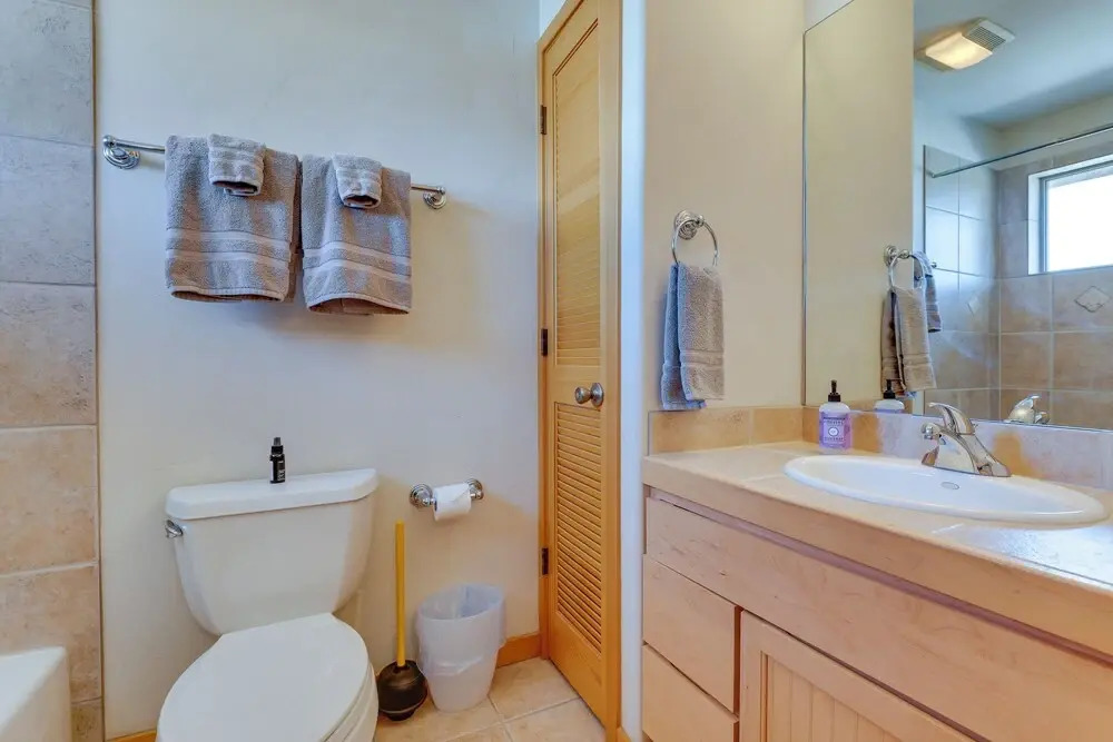 Airy Winter Park Gem w/ Private Outdoor Hot Tub!