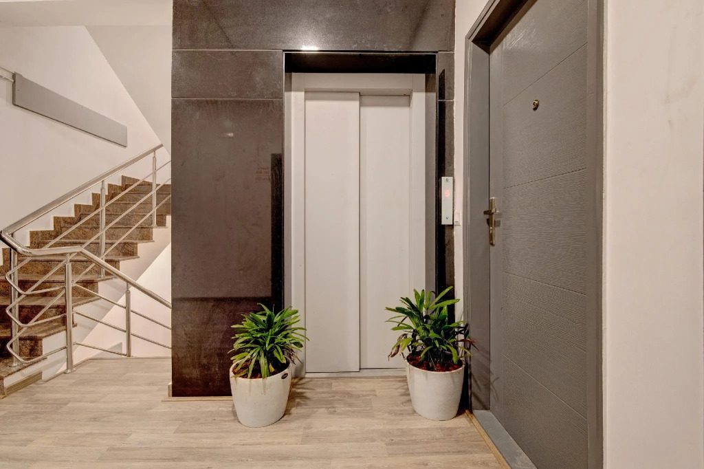 Super Townhouse Siri Residency