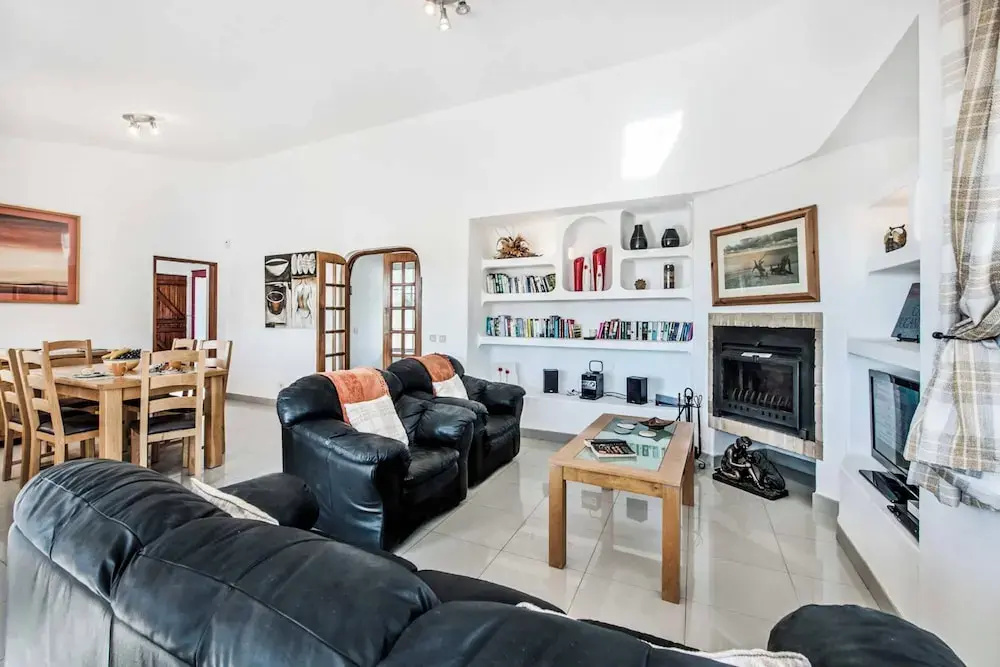 Buganvilia by Algarve Villa Holidays