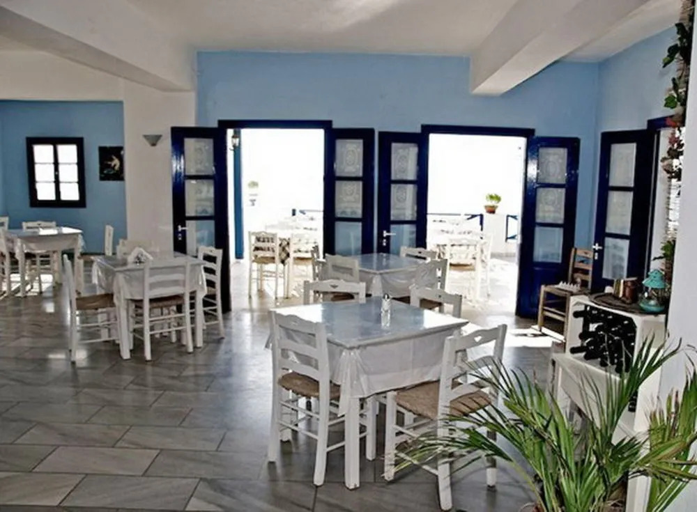 Paros Blue Dolphin FULLY RENOVATED by RIVEA GROUP