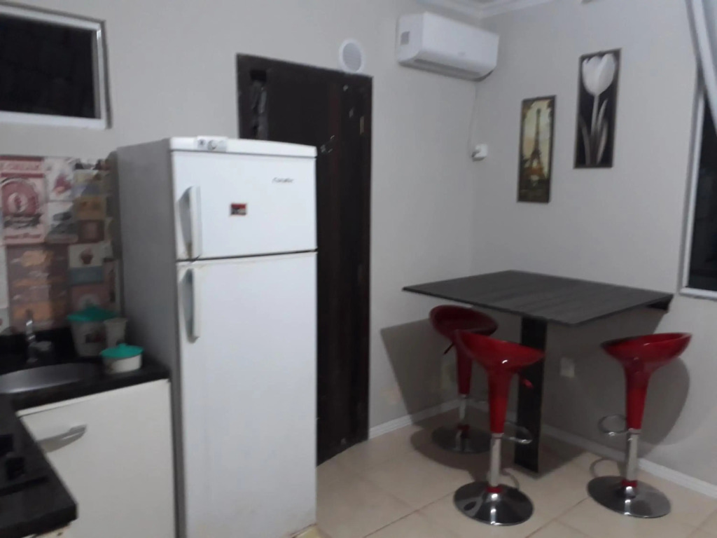 Cantinho da kel 02, apto térreo de um dormitório, cozinha e banheiro, acomoda 3 pessoas