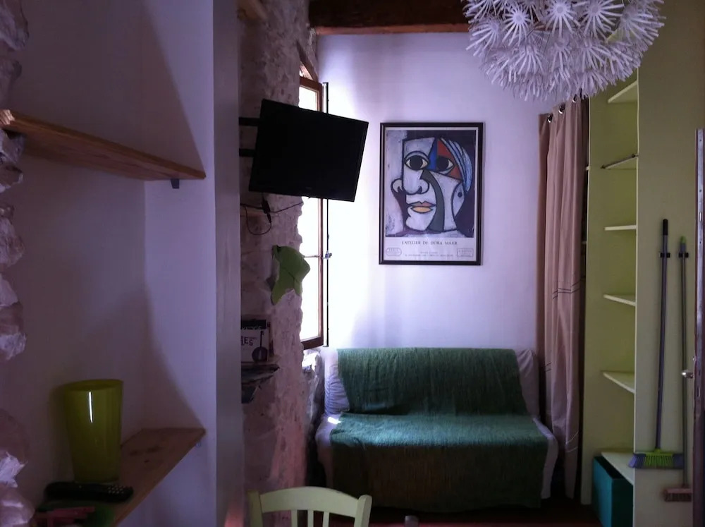 ADORAMAAR- LES STUDIOS