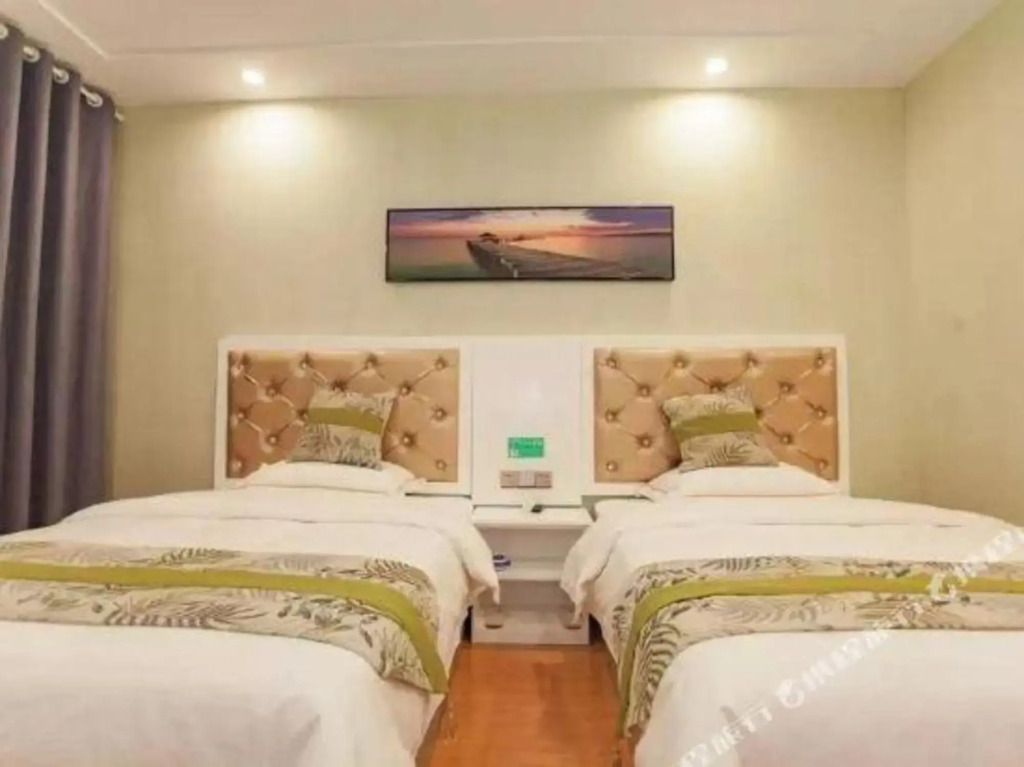 Jingshang City Hotel (Railway Station Totem Plaza)