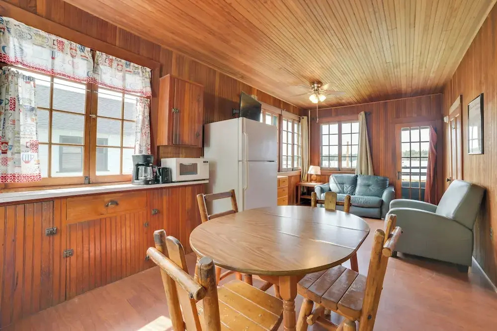 Boat, Paddle & Swim! Lakefront Cabin in Cedarville