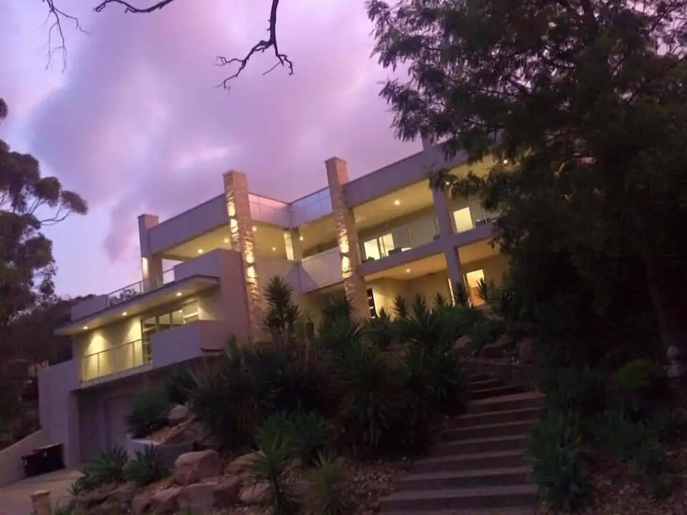 Hollywood Tree House