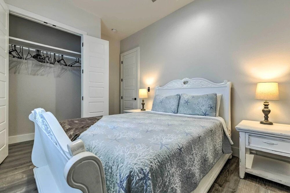 Spacious Gulfport Home - Walk to Beach