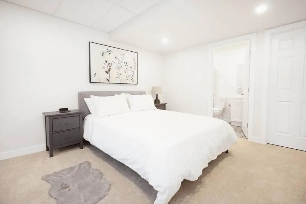3BR Condo With Free Parking and In-suite Laundry