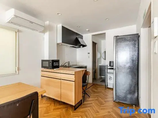 [Near USJ] For group trips! Roomy 4-story building with projector terrace near the station [for 12]