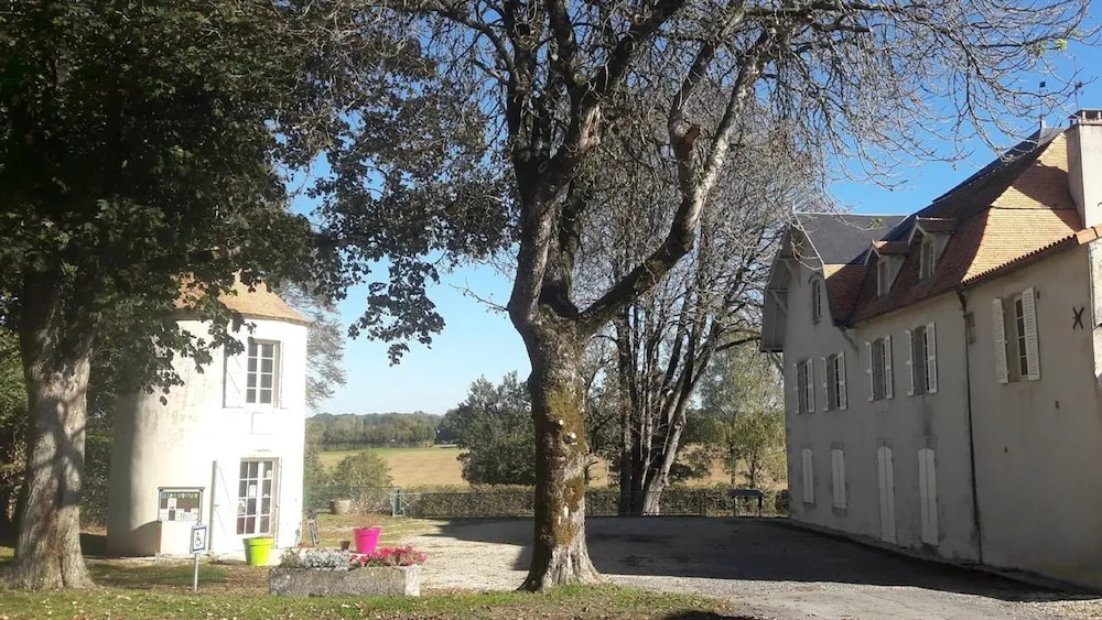 Gite With Terrace in Sauze-vaussais