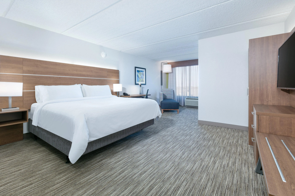Holiday Inn Express & Suites Irving Conv Ctr - Las Colinas by IHG