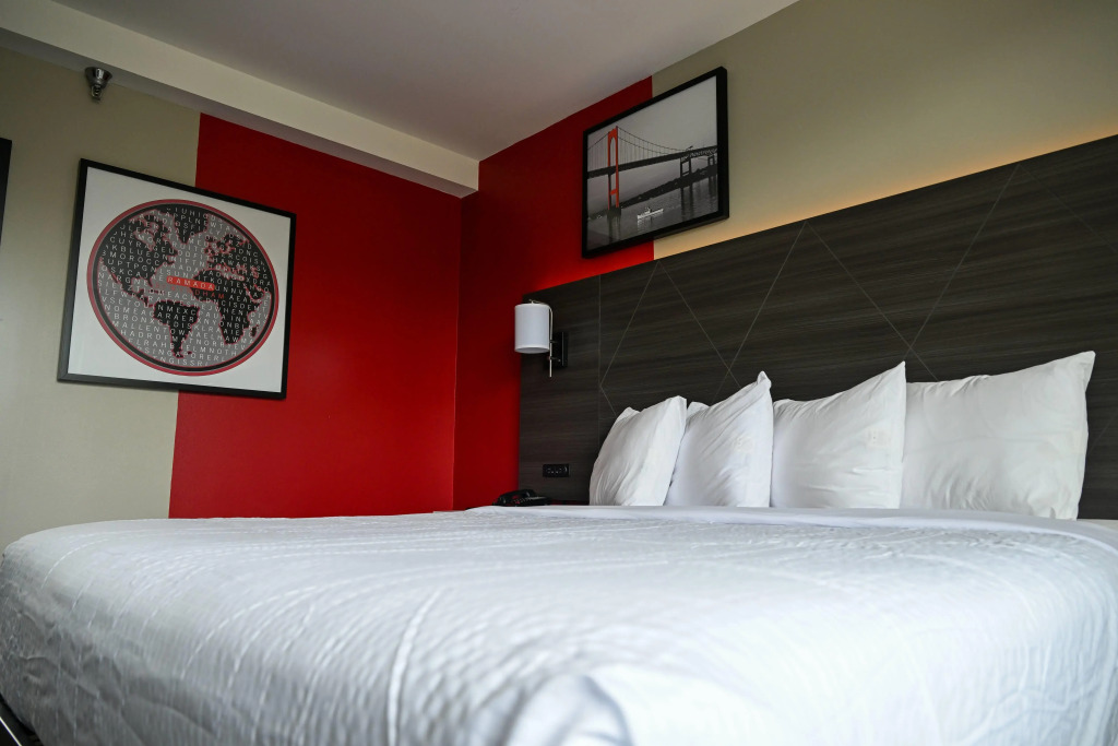 Отель Garner Hotel North Bergen - NYC Gateway by IHG