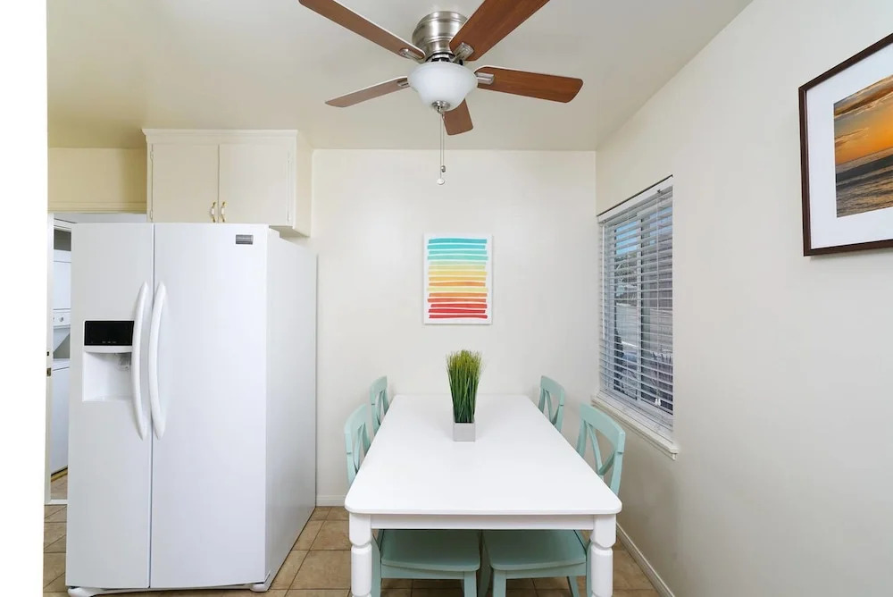 Incredible 3br/ 3BA Apt in Pacific Beach by Domio