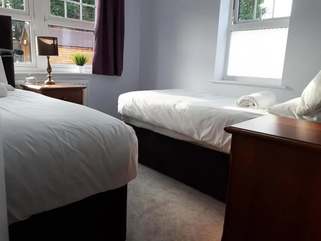 RentUnique St Georges 2x 2 bed amazing apartments moments from centre