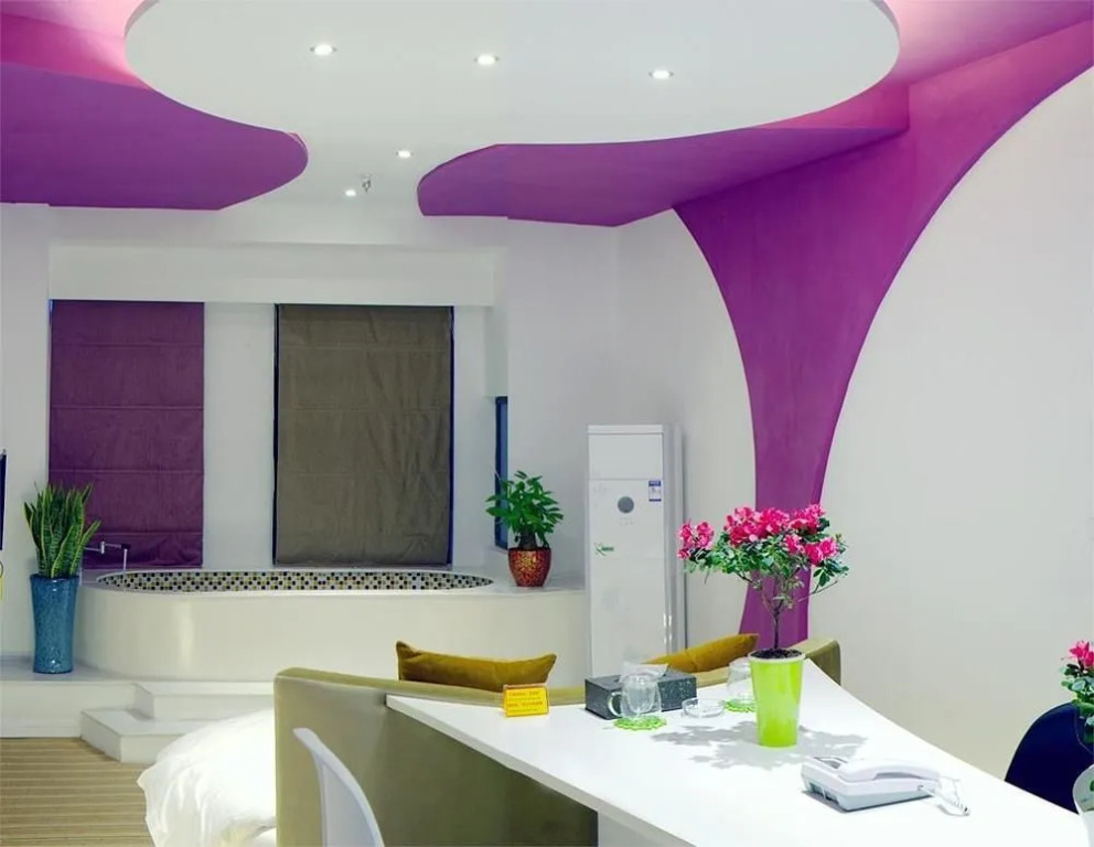 Huaqianshu Date Theme Design Hotel