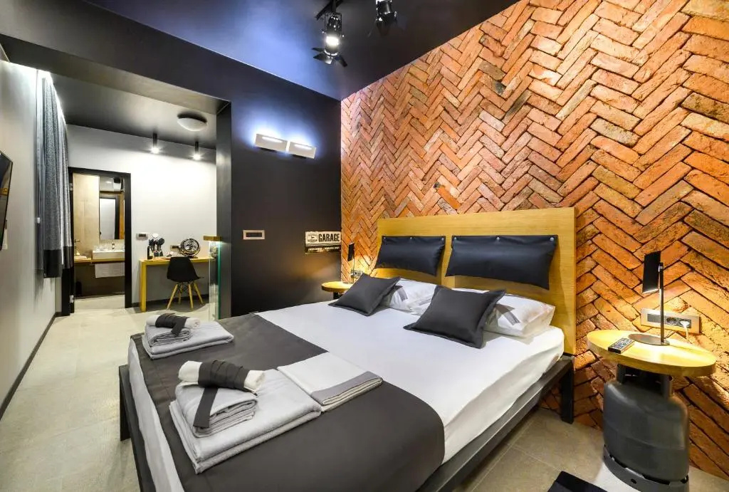 Split Industrial Design Rooms