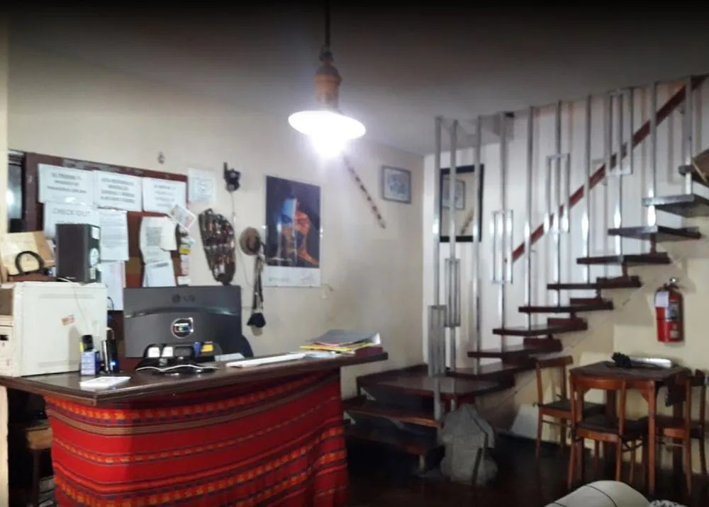 Hostal Travellers