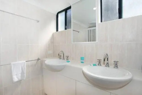 Unit 4 The Rocks 1746 David Low Way Coolum Beach 500 Bond