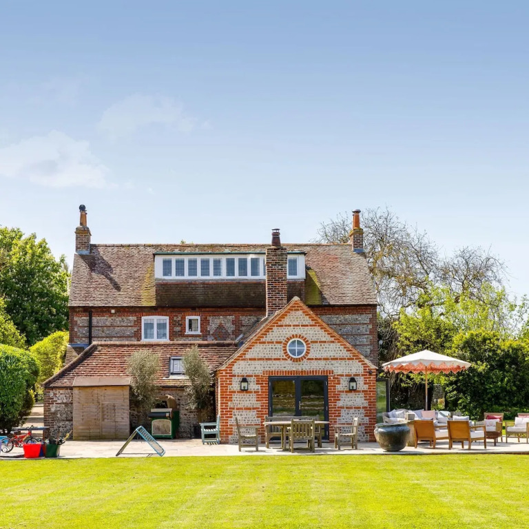 Impressive Country Estate Sleeps 17