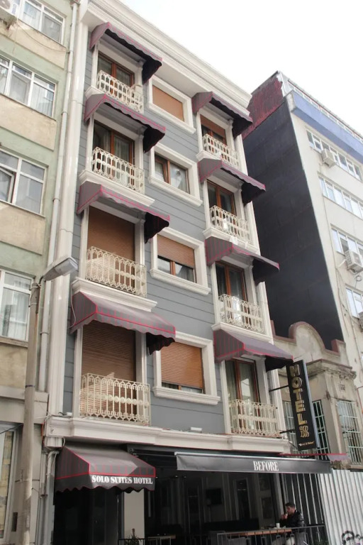 Solo Suites Hotel