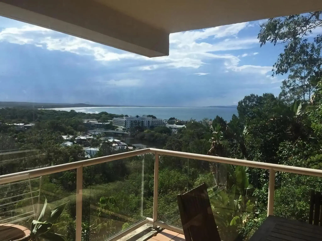 Kalimna 2 Picture Point Crescent 35