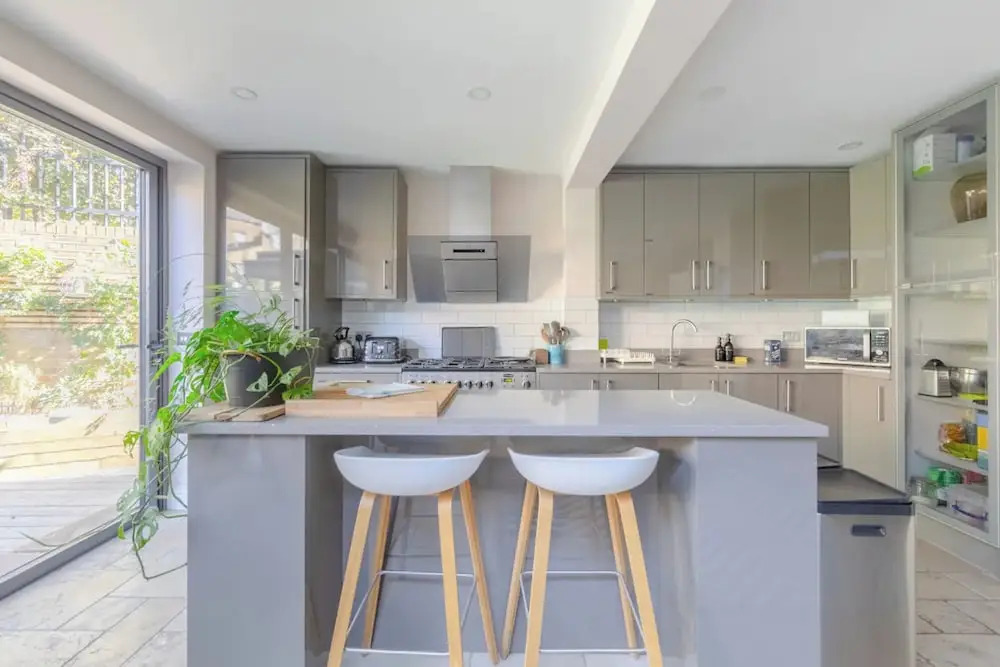 Beautiful & Modern 3BD House- Kennington!