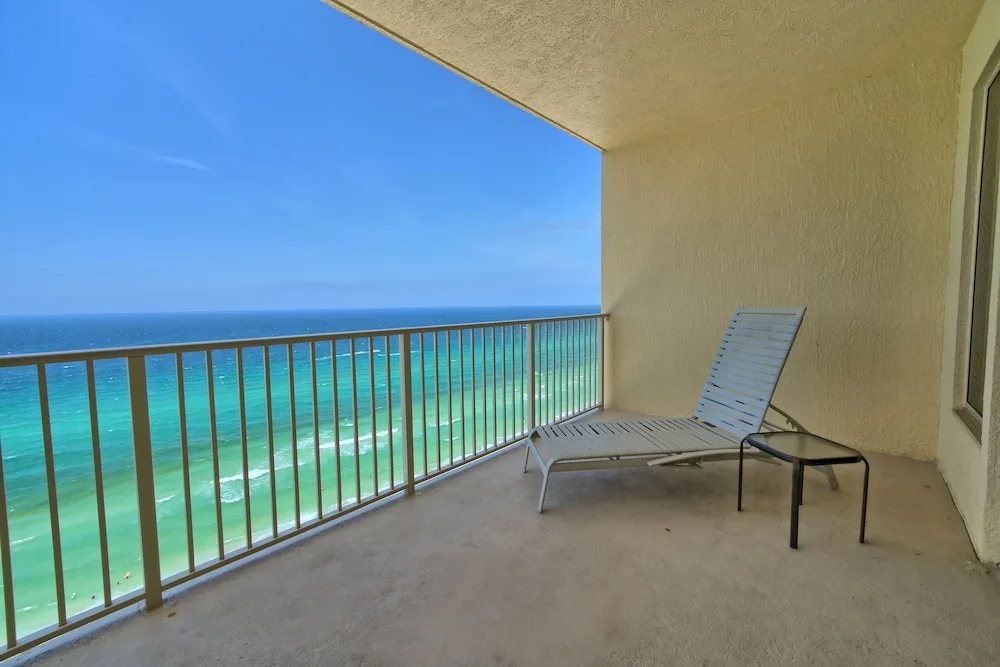 Luxurious Tropical Condo with Breathtaking Gulf View - Unit 2006 by RedAwning