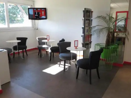 Brit Hotel Rouen Sud Val De Reuil