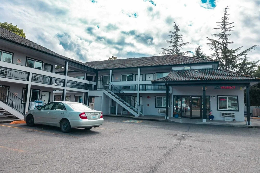 Sumner Motor Inn