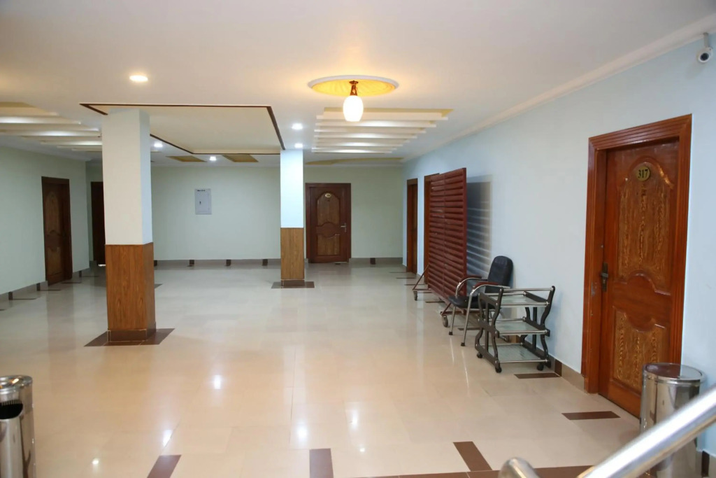 Crown Inn Hotel Multan