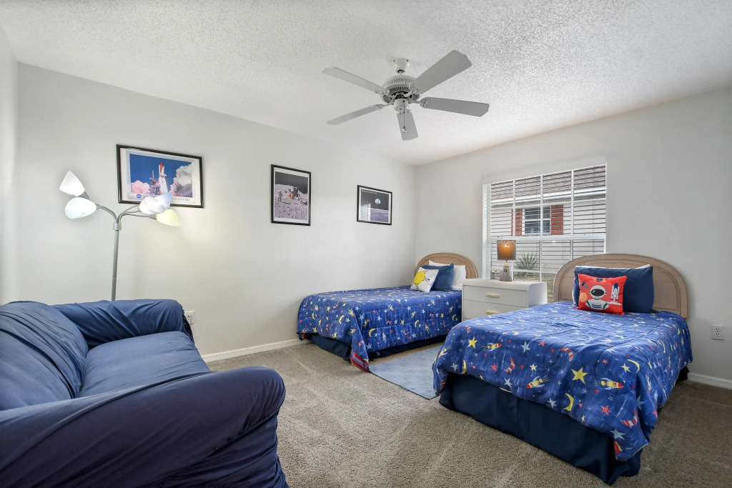 Floridian Pool Home close to Disney  , Davenport, US