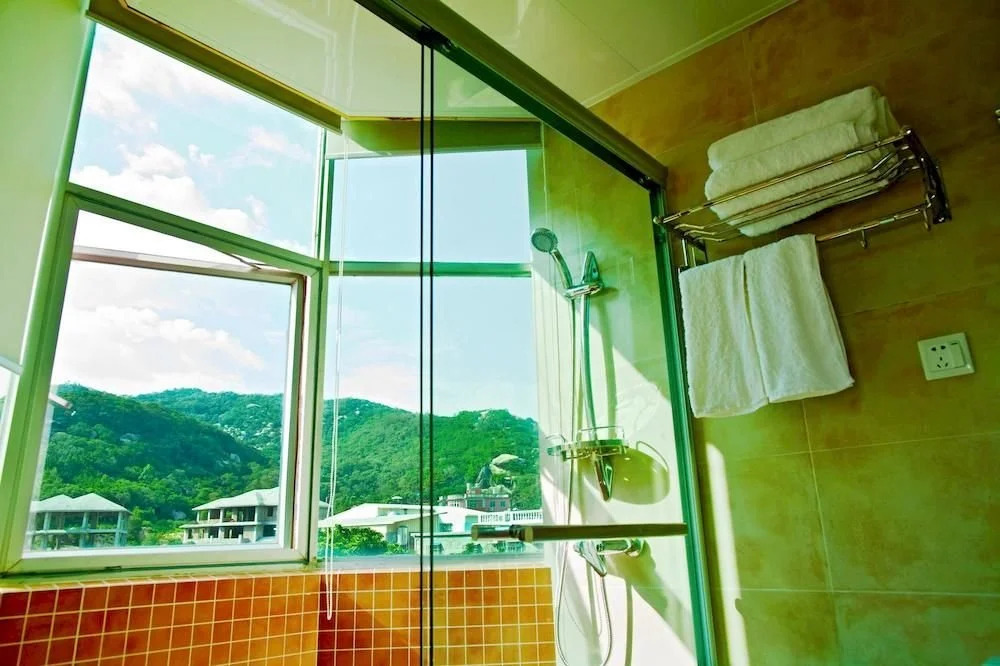 Chuxia Holiday Inn