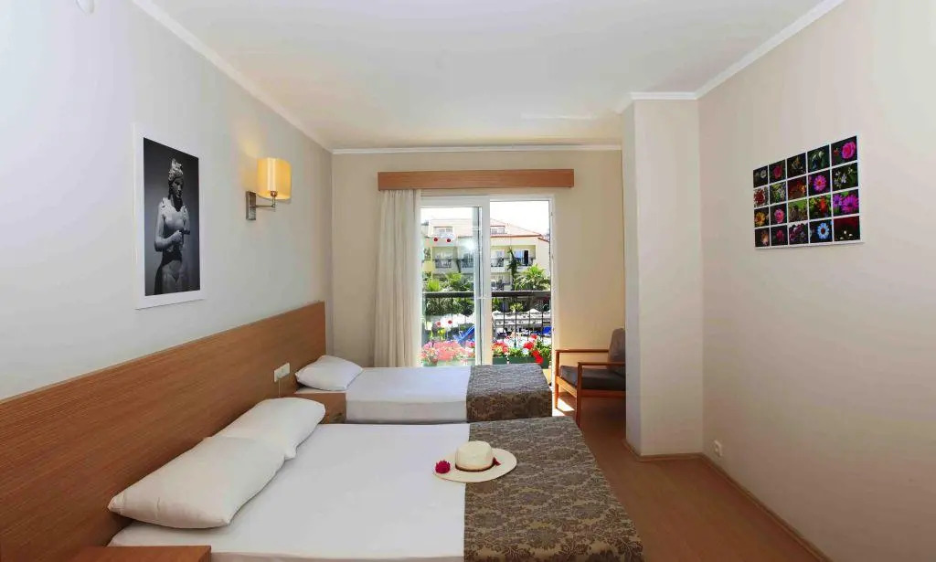 Sun City Apartments & Hotel