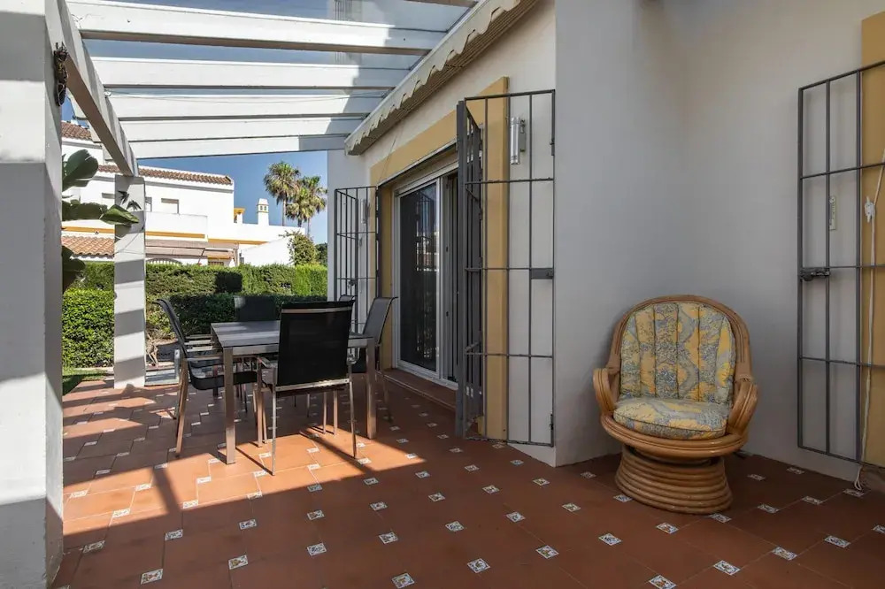 Spacious Chalet Close to the Beach