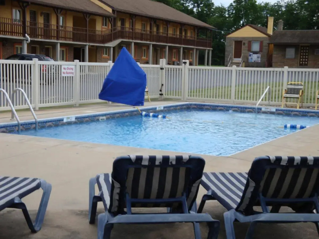 Soudersburg Motel