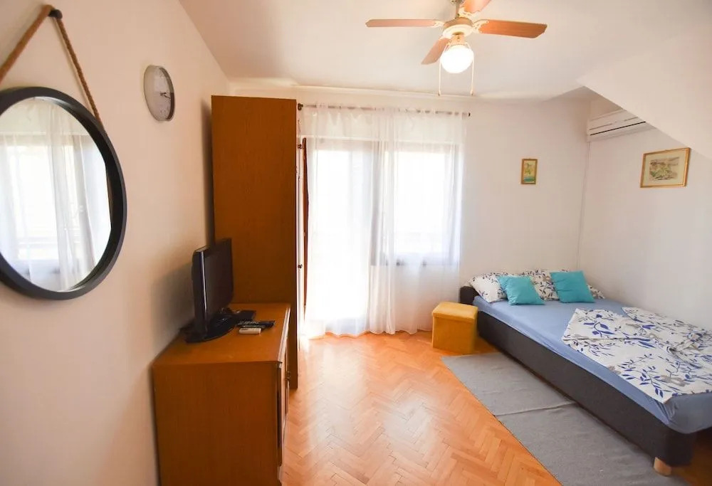 Room Vesna