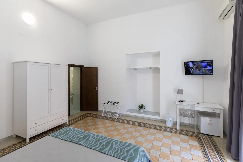Rooms 339
