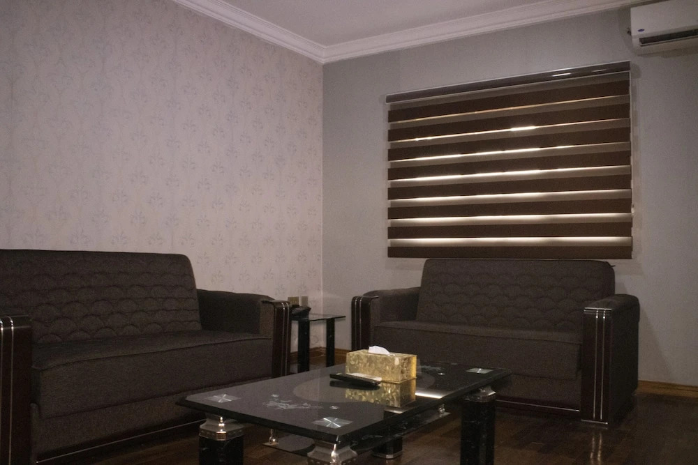 MAHOGANY HOTEL AND SUITES
