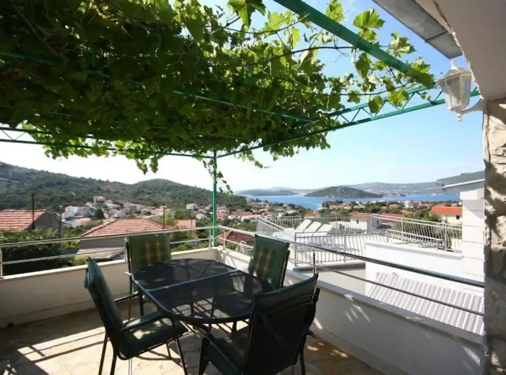 Holiday House Neda