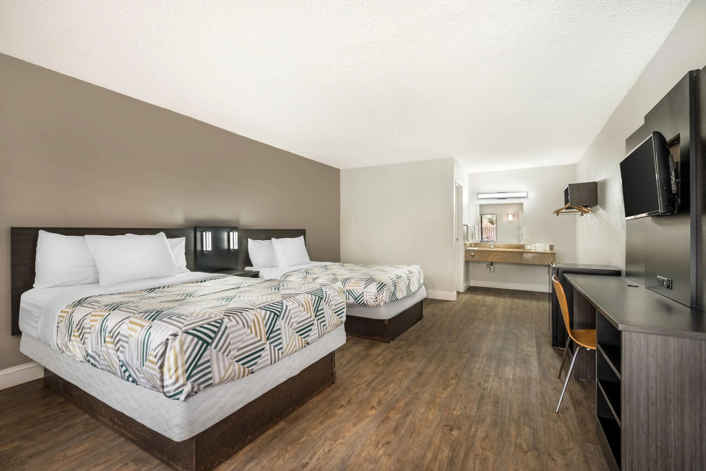 Travelodge by Wyndham Norfolk Airport