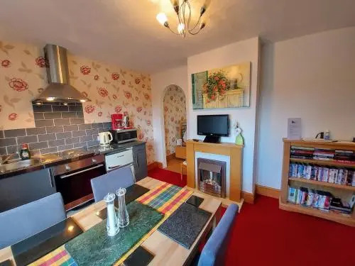 Large Suite - Double bath with Shower, Kitchen with stunning views near Lyme Regis