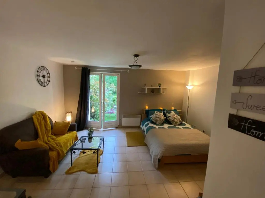 Appartement Cosy avec jardin privatif et garage