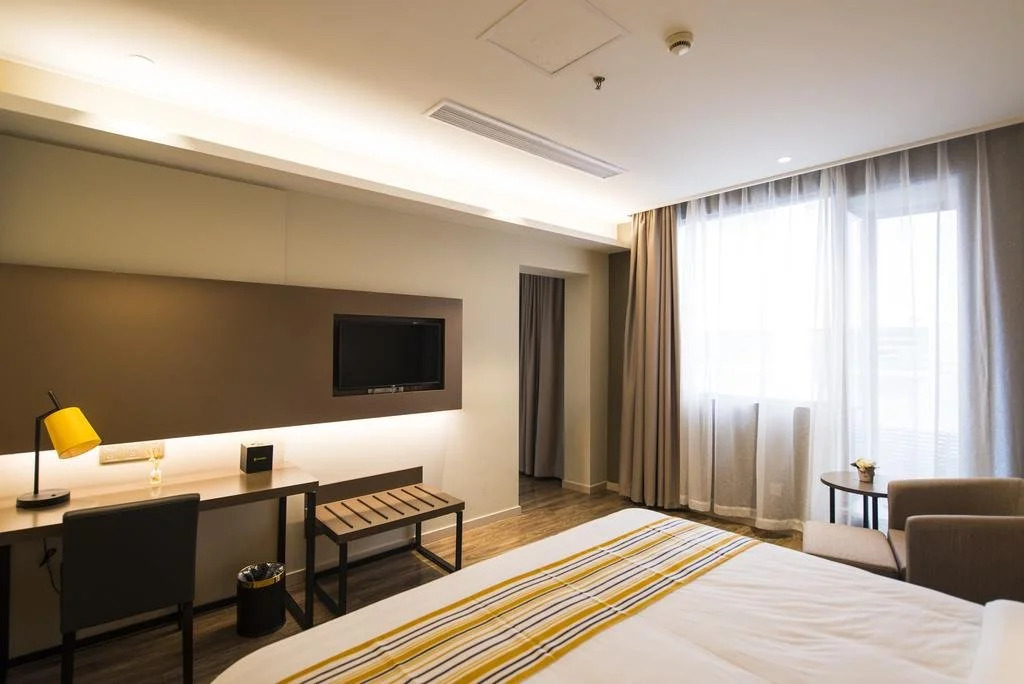 Home Inn Plus Shanghai Xintiandi Lujianbang Road Subway Station
