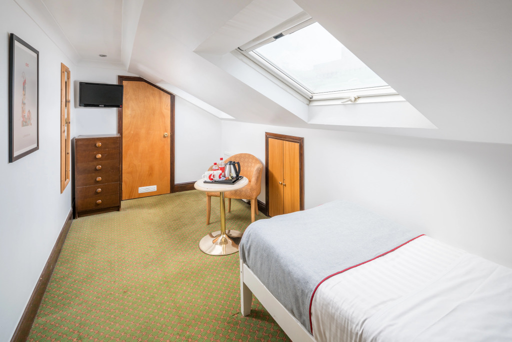 Abbey Hotel, London Shepherds Bush