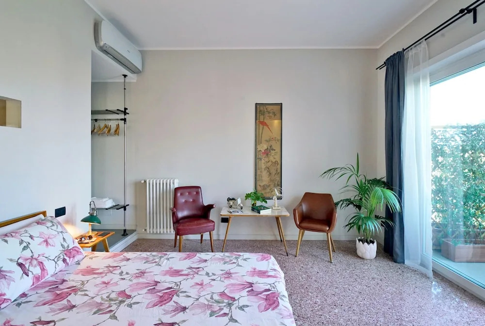 Treetop Rooms