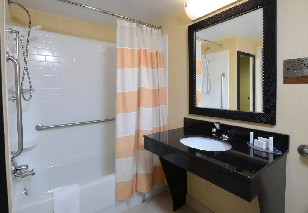 Fairfield by Marriott Inn & Suites Charlottesville North