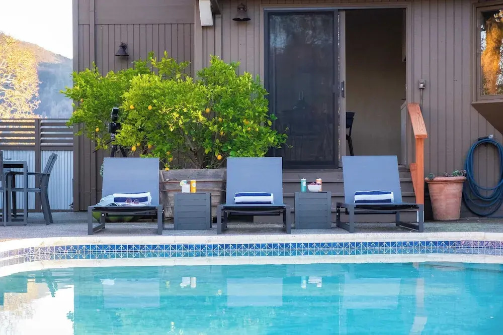 3.5-acre 5bdr Rereat w/ Views, Pool + Hot Tub, Fire Pit Gable by Avantstay