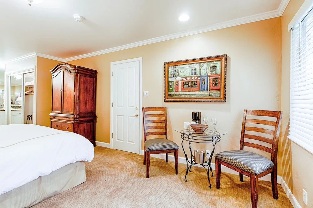 Studio Condo Near Trails #SILV288C